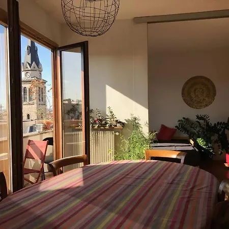 Le Charme De Montmartre A Ciel Ouvert *