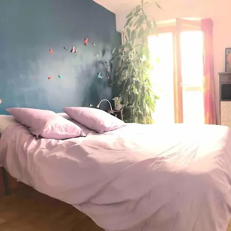 Le Charme De Montmartre A Ciel Ouvert * باريس